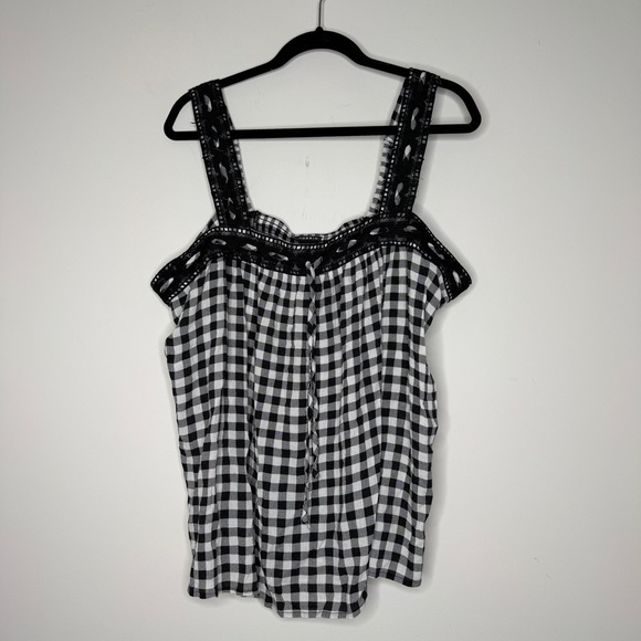 Torrid Washable Gauze Crochet Lace Trim Tank 2X - Picture 4 of 8